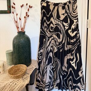 Chic Black and Cream A-Line Skirt